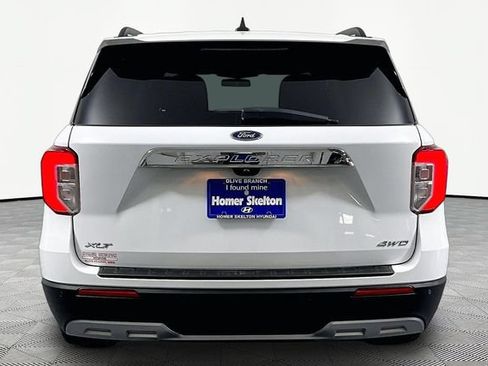 Used 2022 Ford Explorer XLT w/ Equipment Group 202A AWD/4WD image 4