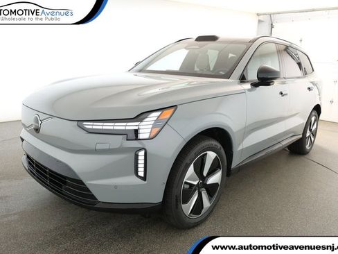 Used 2025 Volvo EX90 Plus image 1