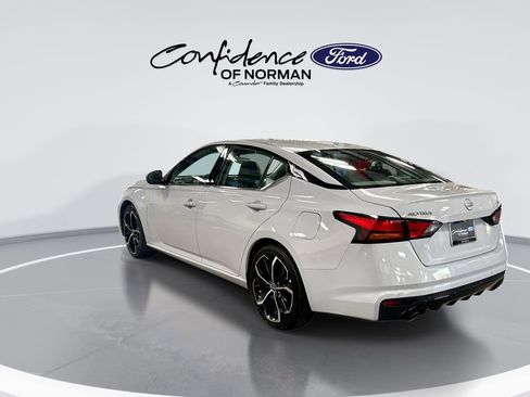 Used 2024 Nissan Altima 2.5 SR FWD image 6
