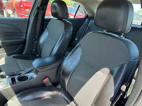 Used 2015 Chevrolet Malibu LT FWD image 3