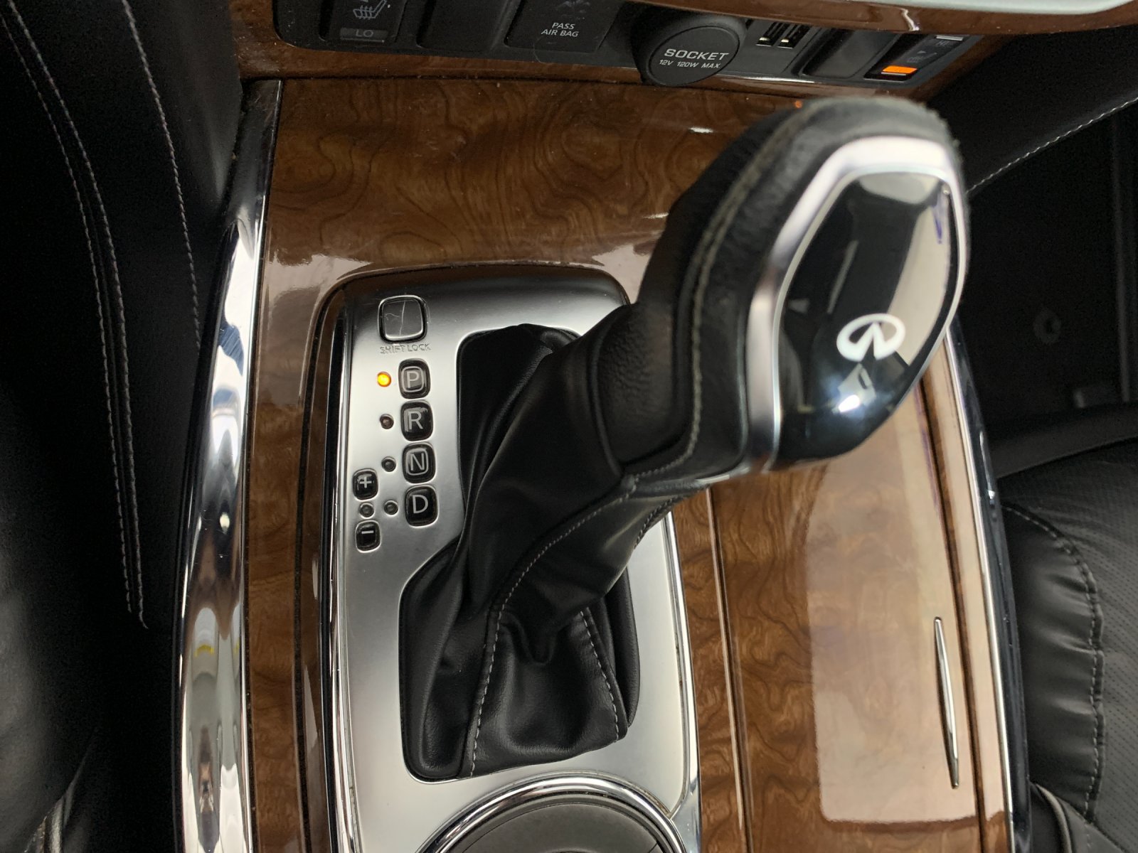 Used 2019 INFINITI QX80 Luxe w/ All-Season Package RWD image 24