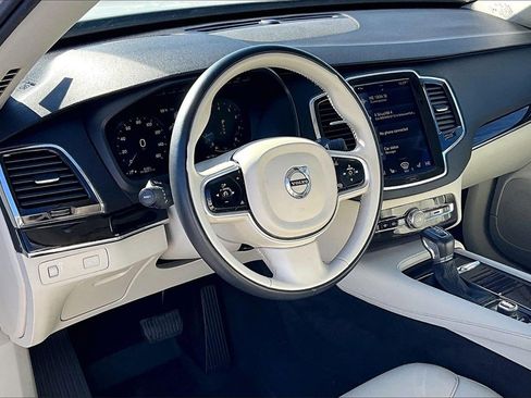 Used 2018 Volvo XC90 T6 Momentum w/ Convenience Package image 13