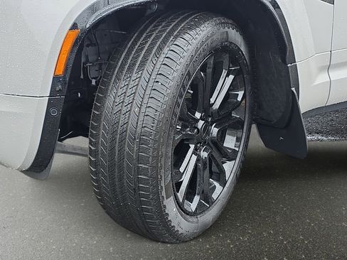 New 2026 Land Rover Defender 110 OCTA image 33