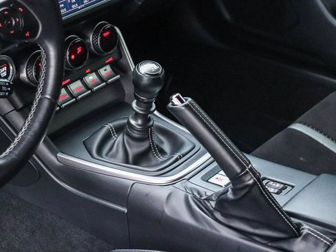 Used 2022 Toyota GR86 Premium w/ ALL Weather Mat Package (TMS) RWD image 22