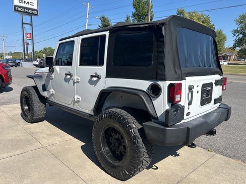 Used 2017 Jeep Wrangler Unlimited Rubicon image 6