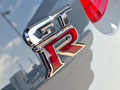 Used 2021 Nissan GT-R NISMO AWD/4WD image 13