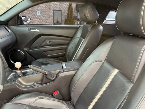 Used 2013 Ford Mustang GT Premium w/ Comfort Pkg image 12