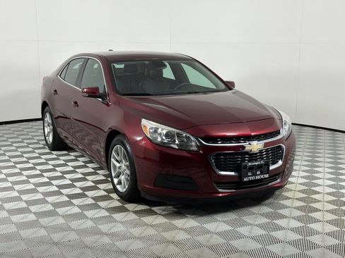Used 2015 Chevrolet Malibu LT w/ Power Convenience Package FWD image 3