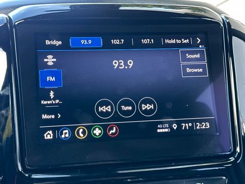 Used 2023 Chevrolet Traverse LT image 28