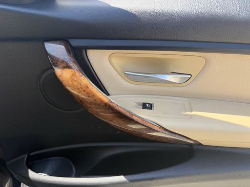 Used 2018 BMW 320i Sedan RWD image 29