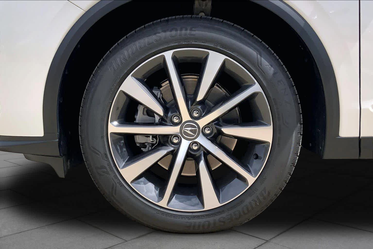 Used 2026 Acura MDX w/ Technology Package FWD image 4