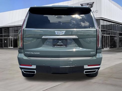 Certified 2026 Cadillac Escalade Luxury w/ LPO, Radiant Package AWD/4WD image 7