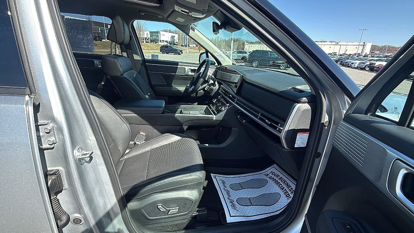 Used 2024 Hyundai Santa Fe Limited FWD image 18