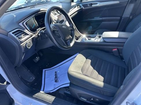Used 2020 Ford Fusion SE image 11