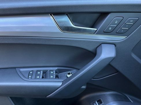 Certified 2025 Audi Q5 2.0T Premium w/ Convenience Plus Package image 8