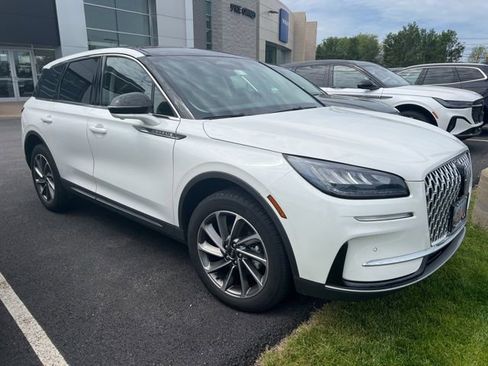 Used 2023 Lincoln Corsair AWD w/ Equipment Group 101A image 3