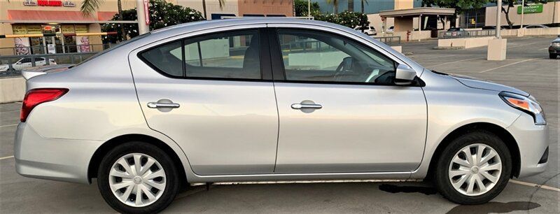 Used 2018 Nissan Versa SV FWD image 5