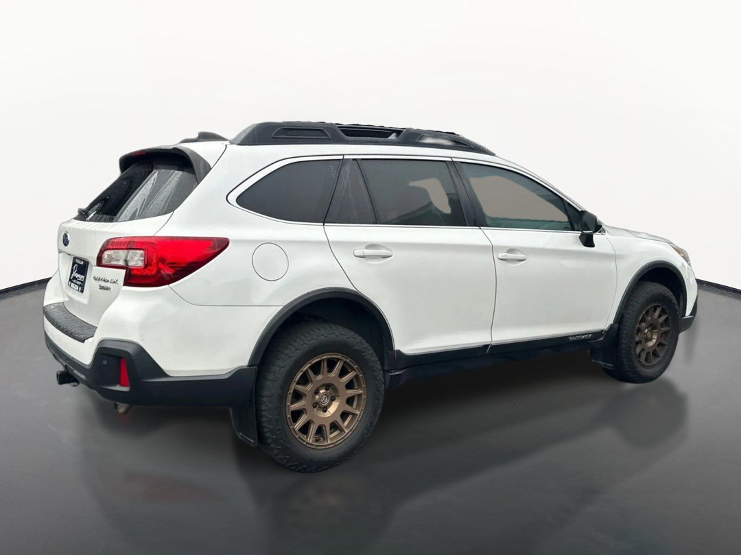 Used 2019 Subaru Outback 3.6R Limited AWD/4WD image 3