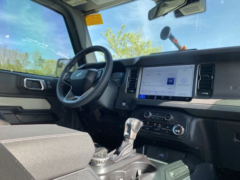 Used 2025 Ford Bronco 2-Door image 6