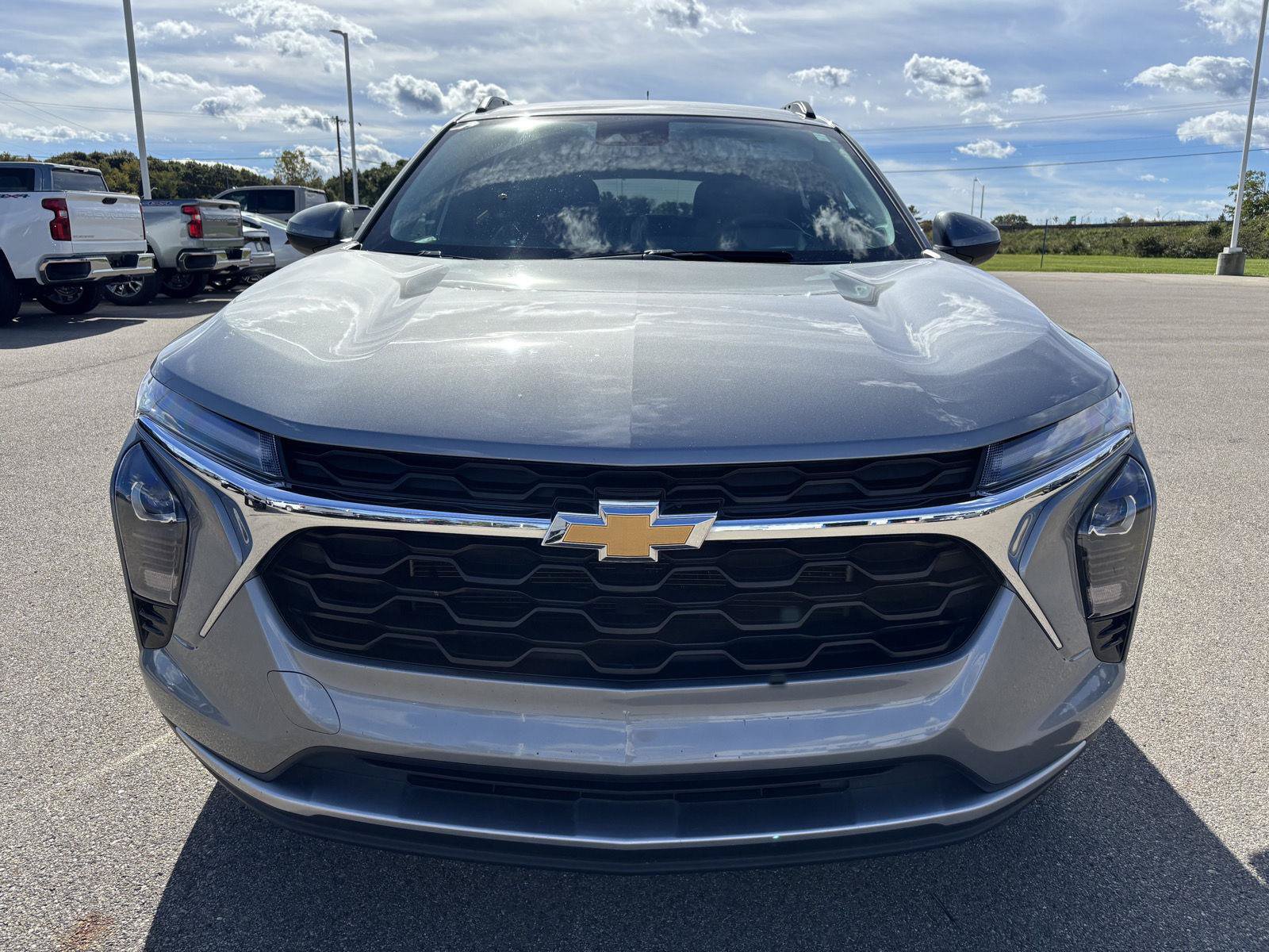 Used 2024 Chevrolet Trax LT w/ Driver Confidence Package FWD image 8