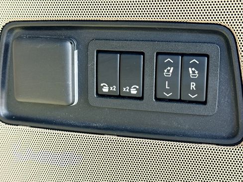 Used 2021 Cadillac Escalade ESV Premium Luxury w/ Driver Assist Tech Package AWD/4WD image 13