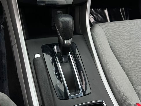 Used 2013 Honda Accord LX image 25