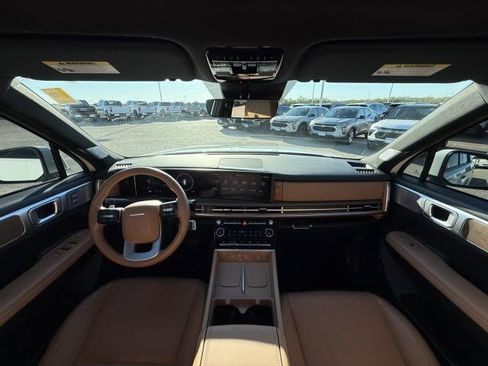 Used 2025 Hyundai Santa Fe Limited image 24