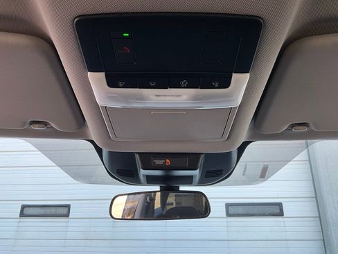 Used 2025 Nissan Rogue SV image 15