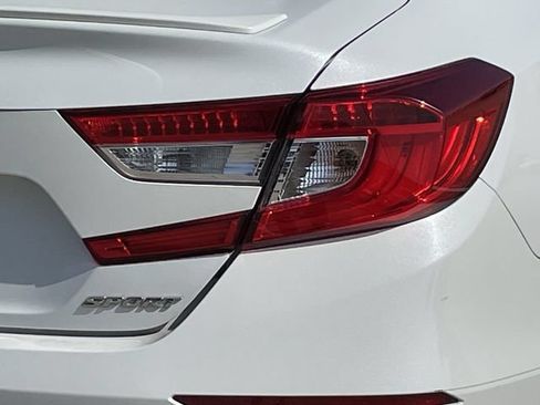 Used 2019 Honda Accord Sport image 6