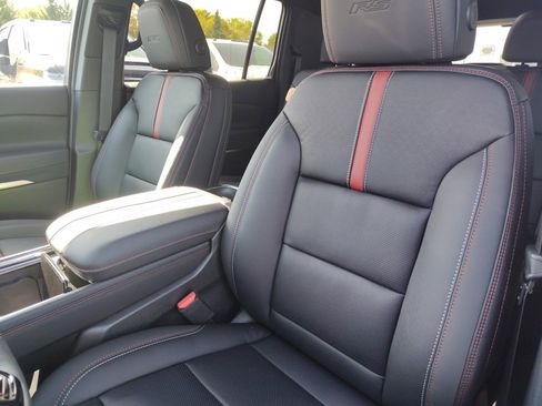 New 2026 Chevrolet Traverse RS w/ LPO, Floor Liner Package image 9