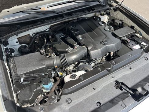 Used 2023 Toyota 4Runner Limited AWD/4WD image 33