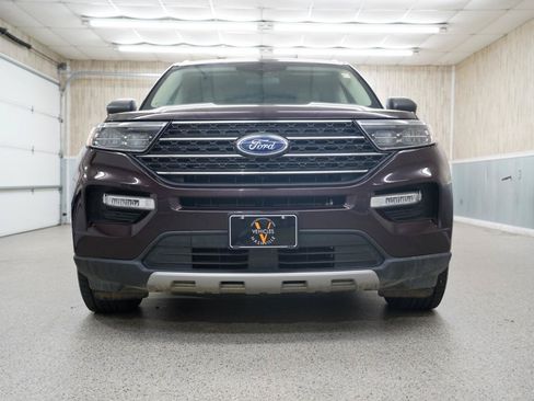 Used 2022 Ford Explorer XLT w/ Equipment Group 202A RWD image 2