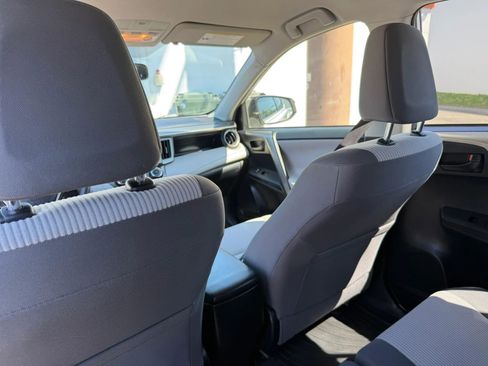 Used 2015 Toyota RAV4 LE image 17