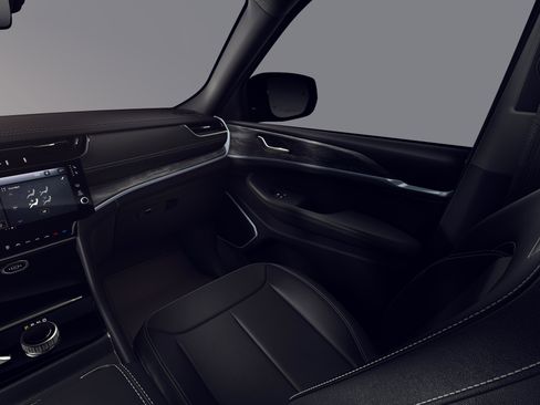 New 2026 Jeep Grand Cherokee L Limited AWD/4WD image 19