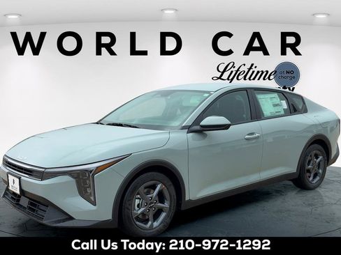New 2026 Kia K4 FWD image 3