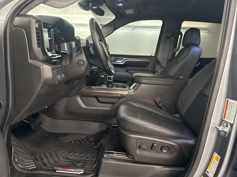Certified 2025 Chevrolet Silverado 1500 LTZ w/ Technology Package image 24