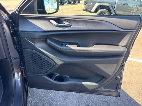 New 2025 Jeep Grand Cherokee Laredo X w/ Luxury Tech Group I image 40