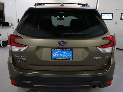 Used 2023 Subaru Forester Premium AWD/4WD image 6