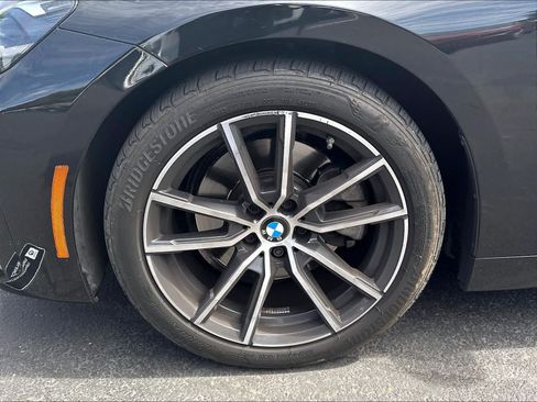 Used 2024 BMW 230i Coupe w/ Convenience Package RWD image 32