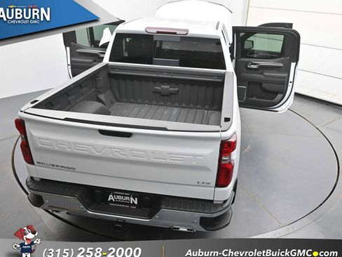 Used 2023 Chevrolet Silverado 1500 LTZ AWD/4WD image 40