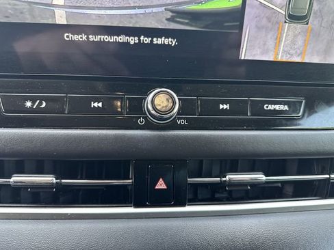Used 2025 Mitsubishi Outlander SE AWD/4WD image 14