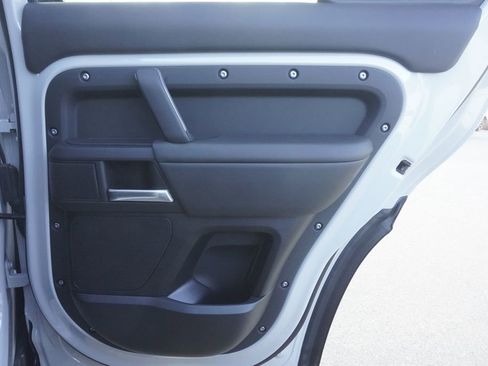 New 2026 Land Rover Defender 110 X-Dynamic SE image 25