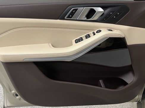 Used 2019 BMW X5 xDrive40i w/ M Sport Package image 18