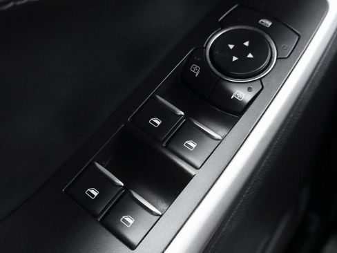 Used 2022 Ford Explorer XLT image 16