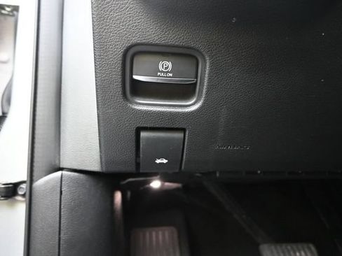 Used 2023 Jeep Grand Cherokee L Laredo AWD/4WD image 18