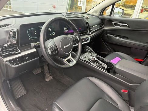Certified 2024 Kia Sportage EX w/ EX Premium Package AWD/4WD image 6