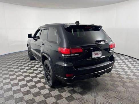 Used 2019 Jeep Grand Cherokee Altitude AWD/4WD image 5