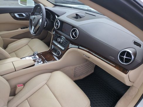 Used 2013 Mercedes-Benz SL 550 image 33