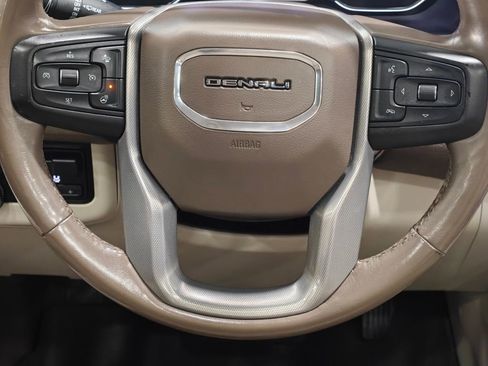 Used 2021 GMC Yukon Denali w/ Denali Premium Package image 5