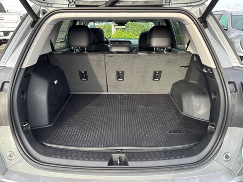 New 2026 GMC Terrain Denali w/ LPO, Black Badging Package image 9